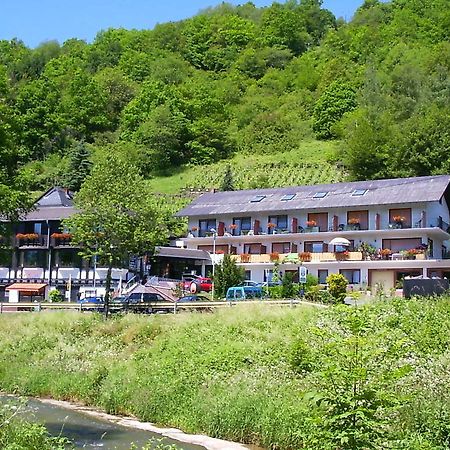Landhotel Weinhaus Treis Weinähr エクステリア 写真