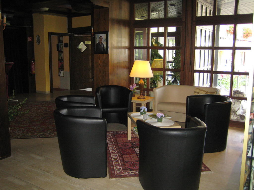 Landhotel Weinhaus Treis Weinähr エクステリア 写真